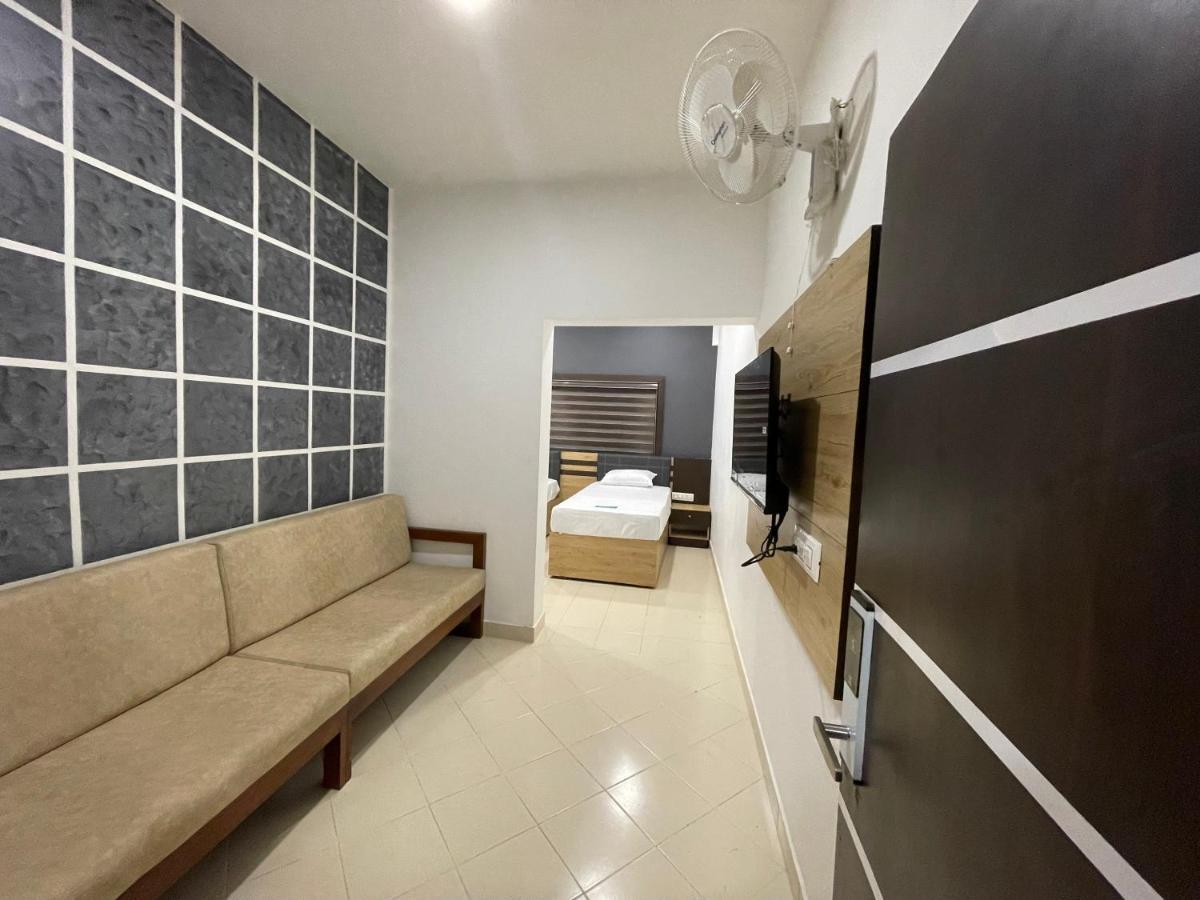 Hotel Pmr Grandays à Malappuram Extérieur photo